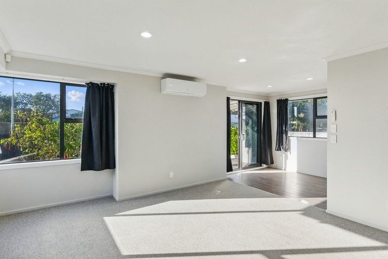 Photo of property in 30 Eruini Street, Waikanae Beach, Waikanae, 5036
