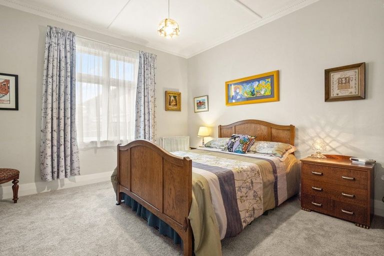 Photo of property in 241 Bay View Road, Saint Clair, Dunedin, 9012