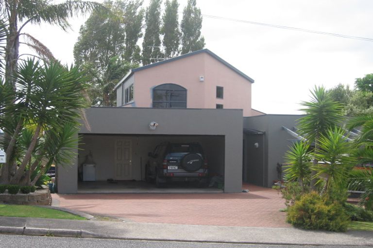 Photo of property in 3/2 Trafalgar Road, Milford, Auckland, 0620