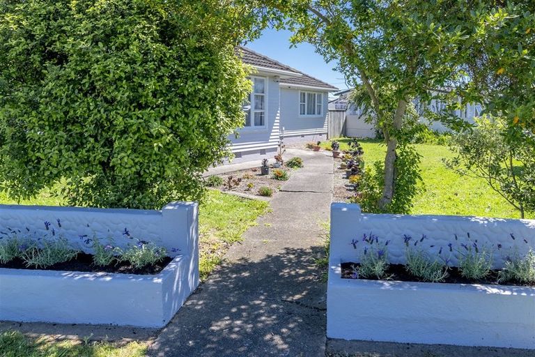 Photo of property in 2 William Street, Levin, 5510