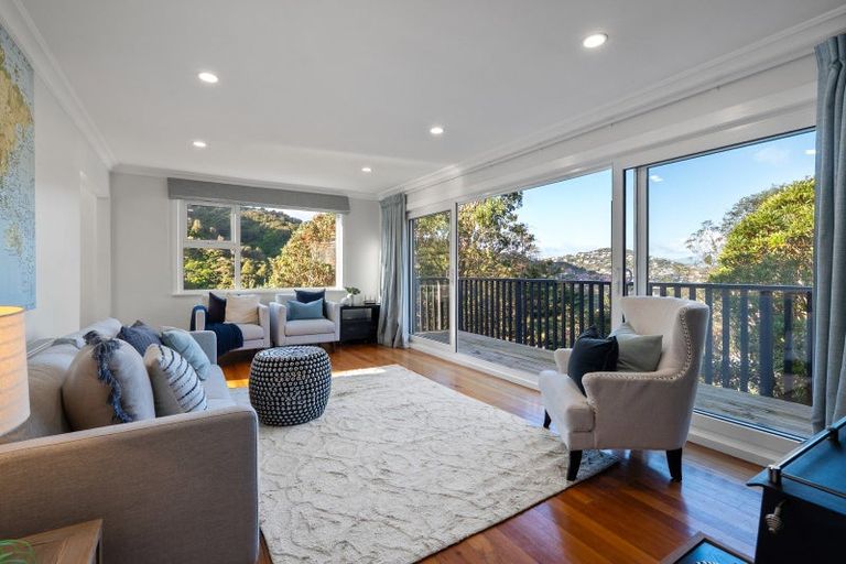 Photo of property in 16 Doris Gordon Crescent, Crofton Downs, Wellington, 6035