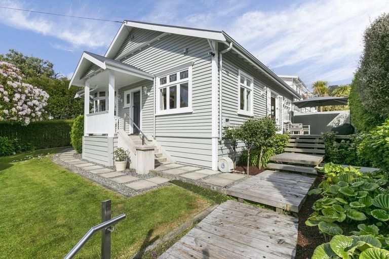 Photo of property in 18 Cashmere Avenue, Khandallah, Wellington, 6035