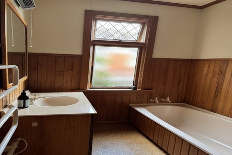 Photo of property in 108 Highcliff Road, Andersons Bay, Dunedin, 9013