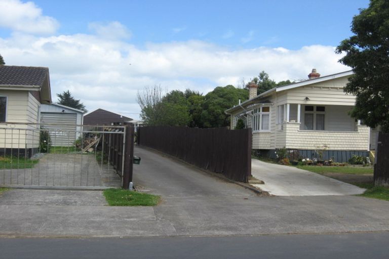 Photo of property in 16 Finlayson Avenue, Clendon Park, Auckland, 2103