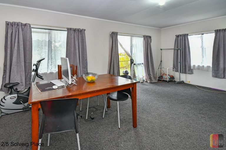 Photo of property in 1/5 Solveig Place, Randwick Park, Auckland, 2105