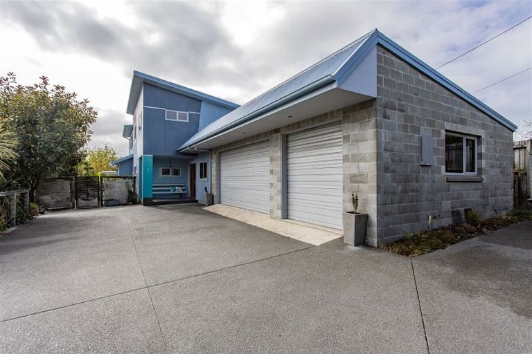 Photo of property in 7 Monks Parade, The Pines Beach, 7630