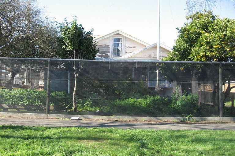 Photo of property in 12 Cleland Street, Palmerston North, 4410