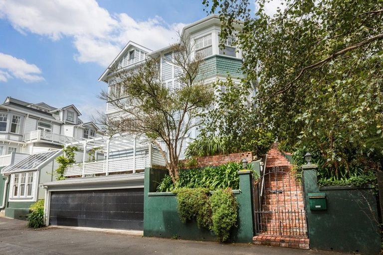 Photo of property in 246a The Terrace, Wellington Central, Wellington, 6011