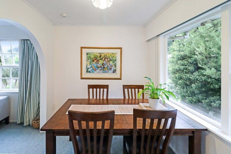 Photo of property in 17 Holmes Grove, Naenae, Lower Hutt, 5011