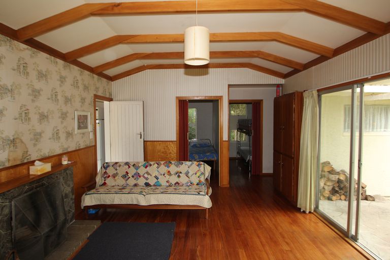 Photo of property in 83 Cosy Dell Road, Herbert, 9495