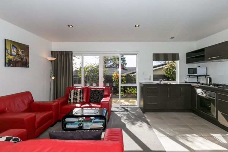 Photo of property in 3 Hikanui Drive, Havelock North, 4130