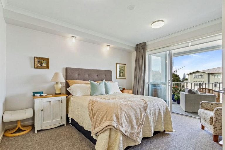 Photo of property in 72 Eaves Bush Parade, Orewa, 0931