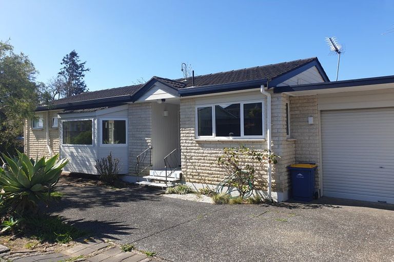 Photo of property in 4/45 Shakespeare Road, Milford, Auckland, 0620