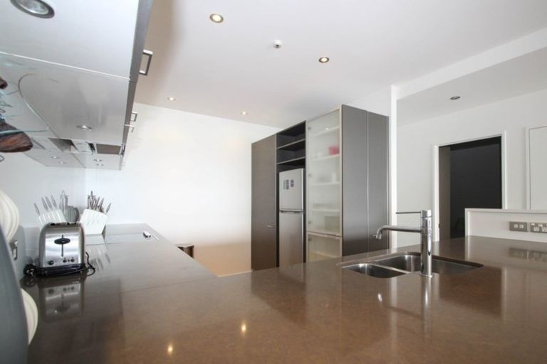 Photo of property in 207/7 Humber Street, Pandora, Napier, 4110