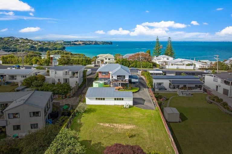 Photo of property in 1006 Whangaparaoa Road, Tindalls Beach, Whangaparaoa, 0930