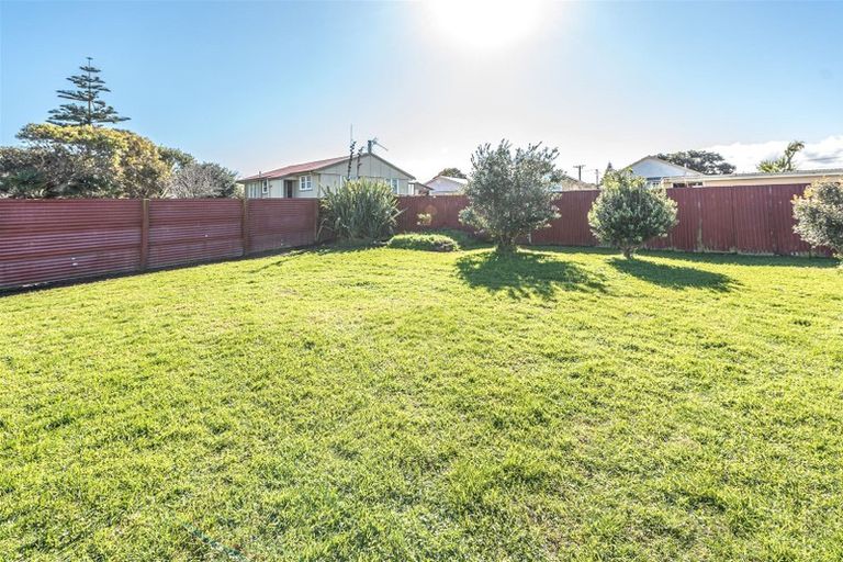 Photo of property in 202 Puriri Street, Castlecliff, Whanganui, 4501