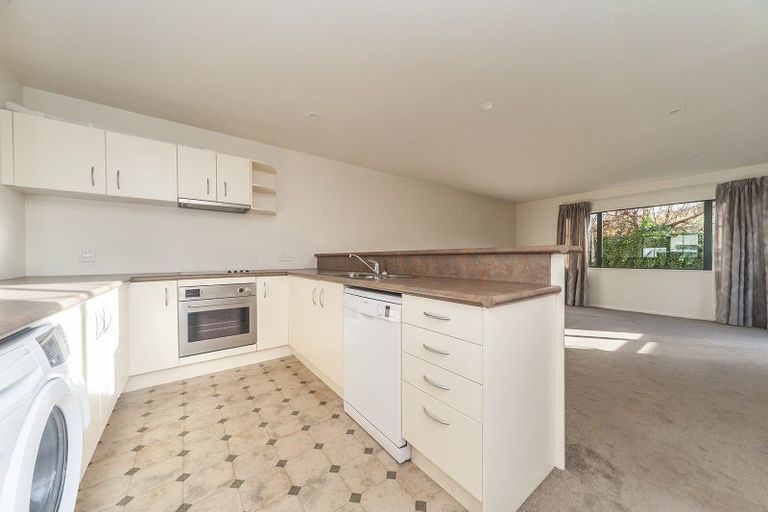 Photo of property in 30 Firth Terrace, Karori, Wellington, 6012
