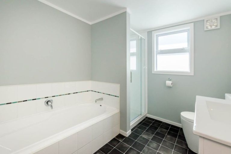 Photo of property in 13 Walton Road, Paraparaumu Beach, Paraparaumu, 5032