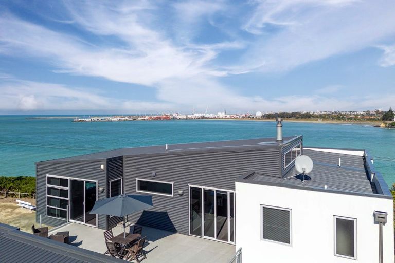 Photo of property in 2 Moore Street, Waimataitai, Timaru, 7910