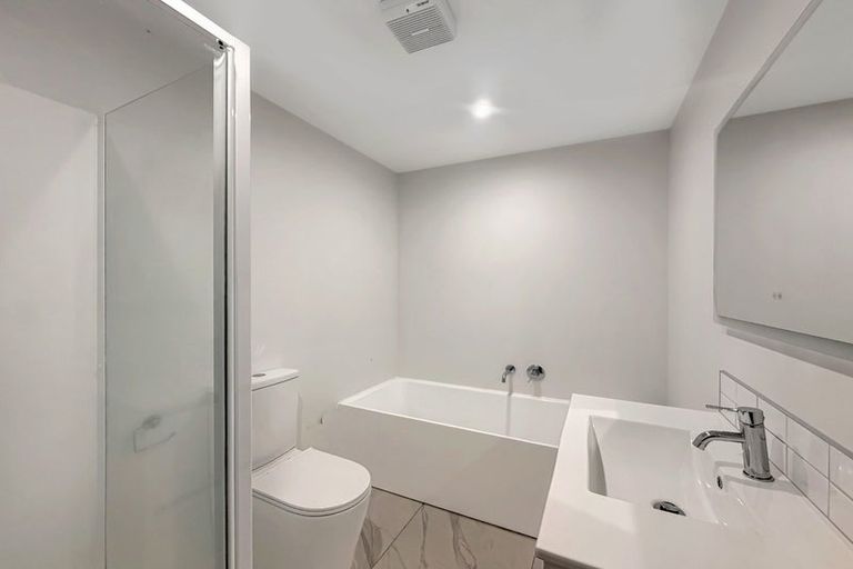 Photo of property in 18 Cathie Place, Karori, Wellington, 6012