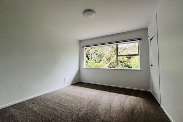 Photo of property in 5 Anchor Place, Beach Haven, Auckland, 0626