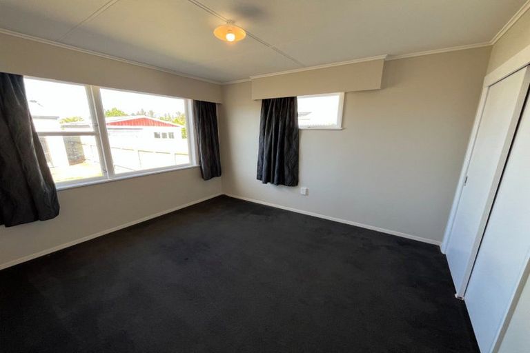 Photo of property in 24 Stephens Crescent, Highbury, Palmerston North, 4412