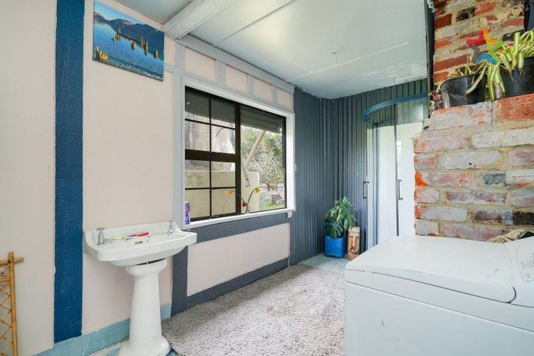 Photo of property in 16 Derby Street, Woodend, Invercargill, 9877