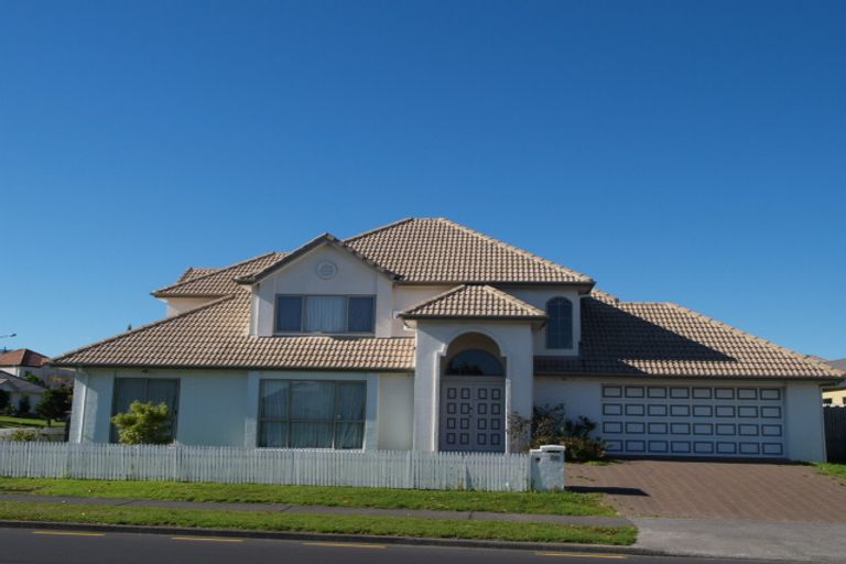 Photo of property in 1/100 Millhouse Drive, Northpark, Auckland, 2013