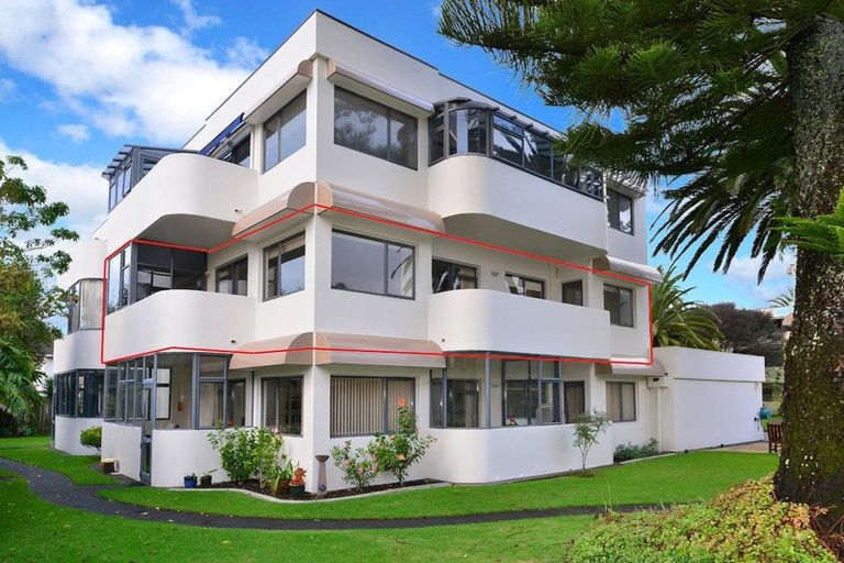 Photo of property in 7c Puriri Avenue, Orewa, 0931