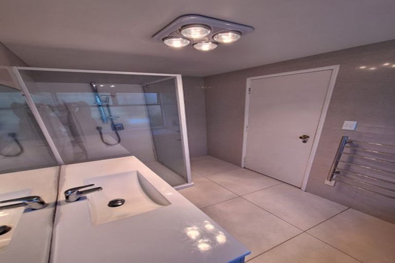 Photo of property in 35 Fratley Avenue, Farm Cove, Auckland, 2012