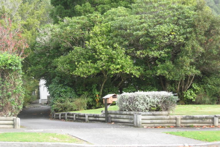 Photo of property in 76 Tawhai Street, Stokes Valley, Lower Hutt, 5019