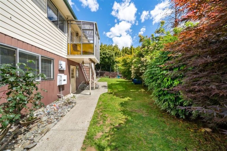 Photo of property in 30 Larchmont Grove, Totara Park, Upper Hutt, 5018