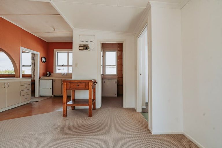 Photo of property in 9 Essex Street, Balclutha, 9230