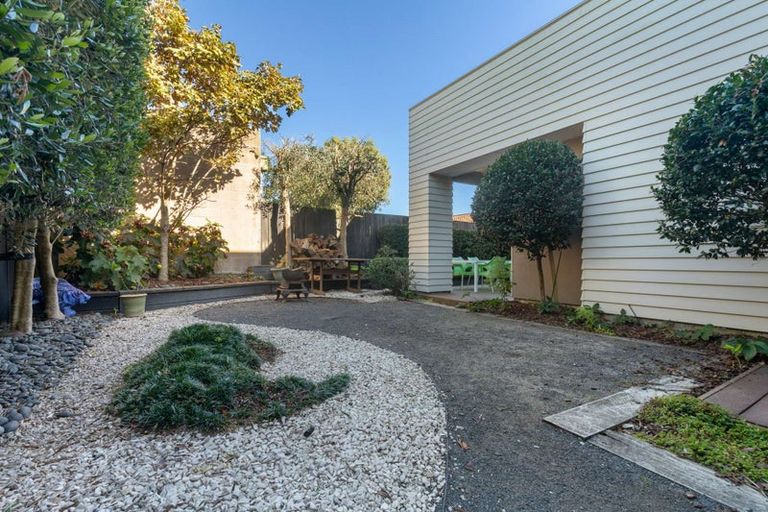 Photo of property in 49 Clare Street, Cambridge, 3434