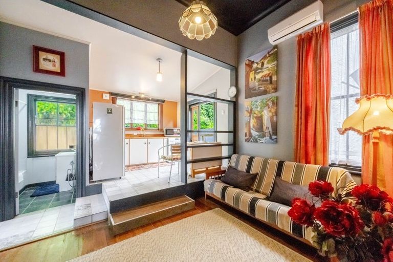 Photo of property in 4a Seaview Terrace, Bluff Hill, Napier, 4110