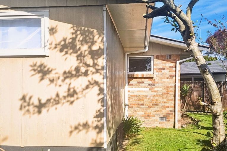 Photo of property in 35 Pulham Crescent, Queenwood, Hamilton, 3210