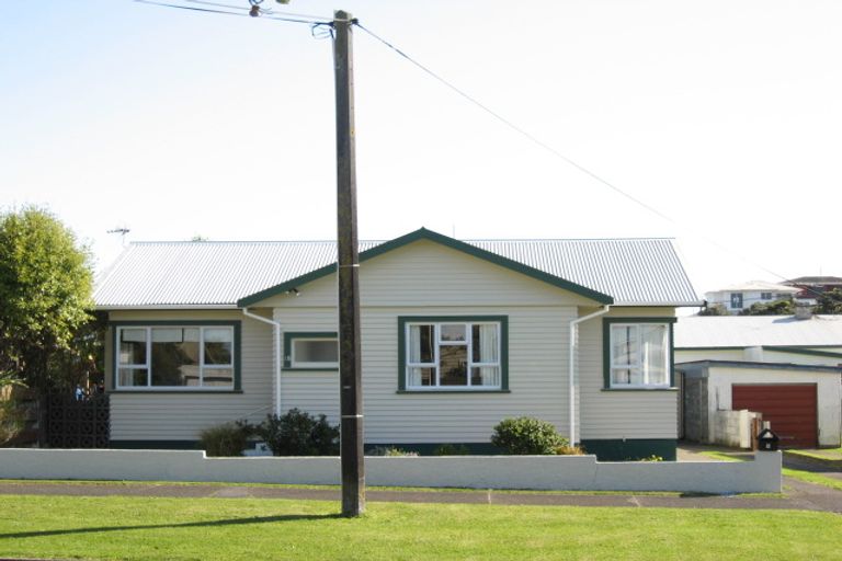Photo of property in 18 Newton Street, Fitzroy, New Plymouth, 4312