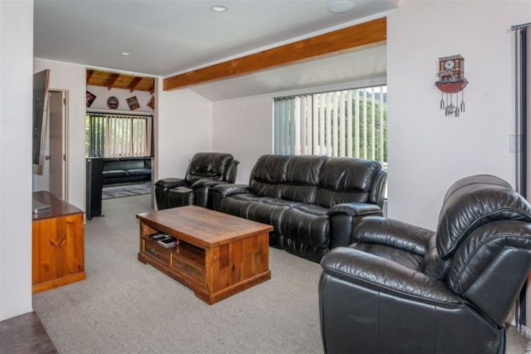 Photo of property in 22 Woodstock Avenue, Karangahake, Paeroa, 3674