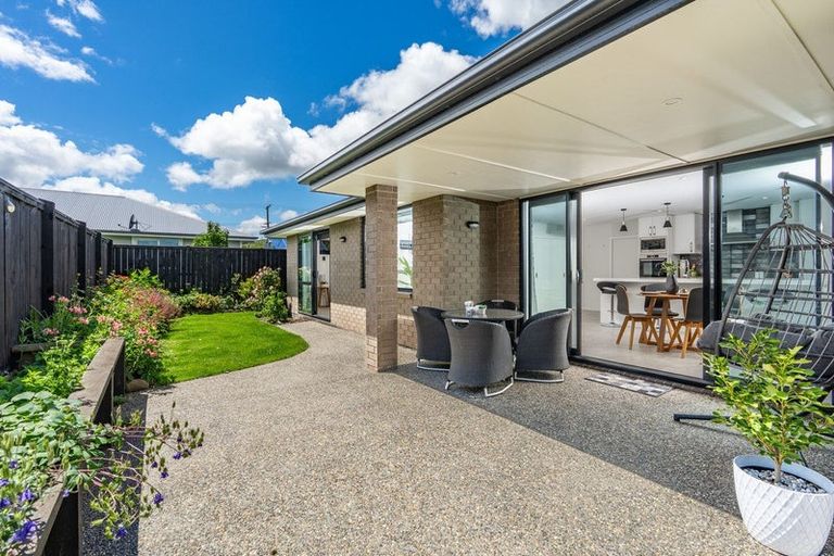 Photo of property in 16 Carrick Place, Mosgiel, 9024