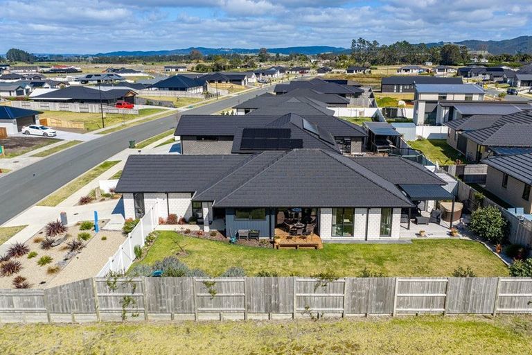 Photo of property in 4 Te Taniwha Road, One Tree Point, 0118