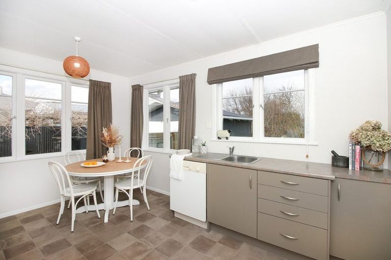 Photo of property in 6 Fox Place, Cloverlea, Palmerston North, 4412