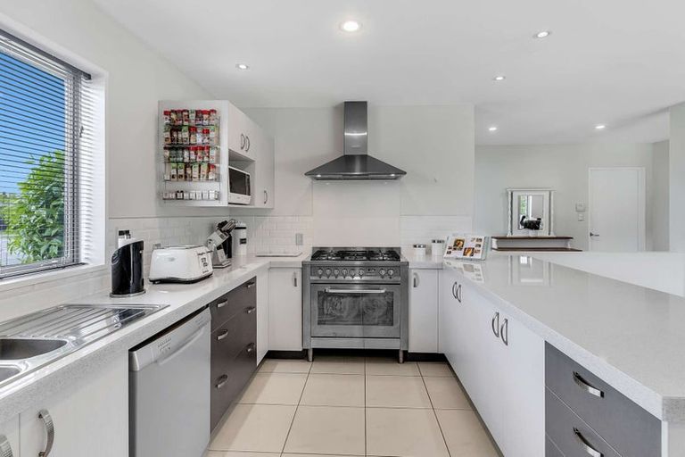 Photo of property in 17 Cameron Crescent, Rolleston, 7614