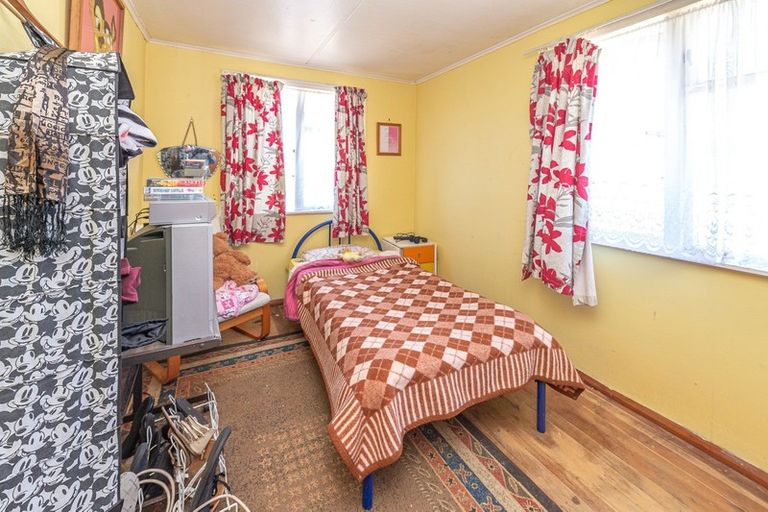 Photo of property in 15 Matipo Street, Castlecliff, Whanganui, 4501