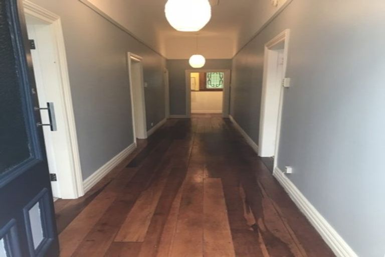 Photo of property in 2 Melrose Crescent, Melrose, Wellington, 6023