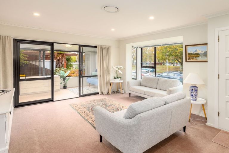 Photo of property in 68 Solway Avenue, Ilam, Christchurch, 8041