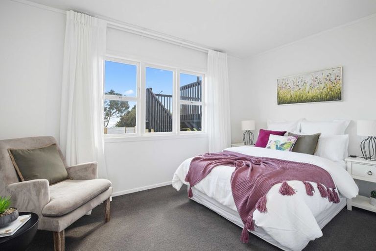 Photo of property in 11 Crispe Road, Clarks Beach, 2122