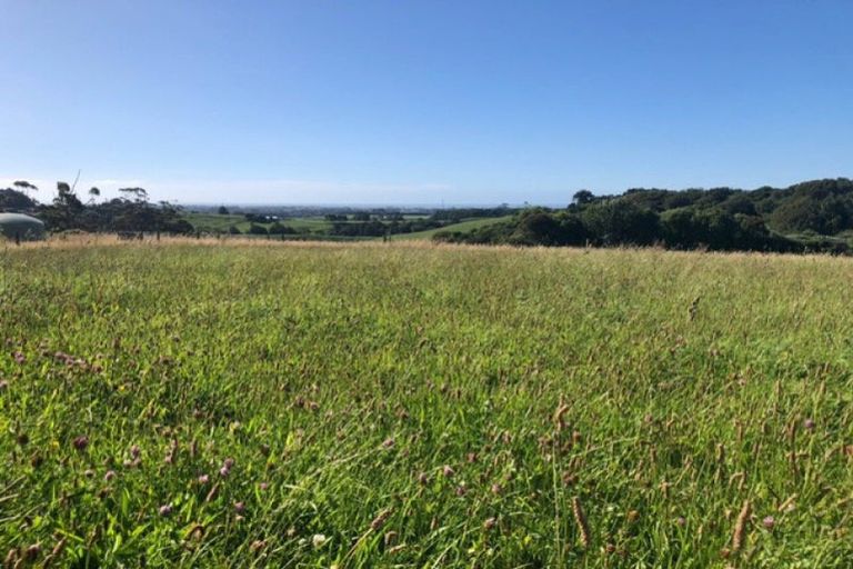 Photo of property in 114 Ackworth Road, Lepperton, New Plymouth, 4373