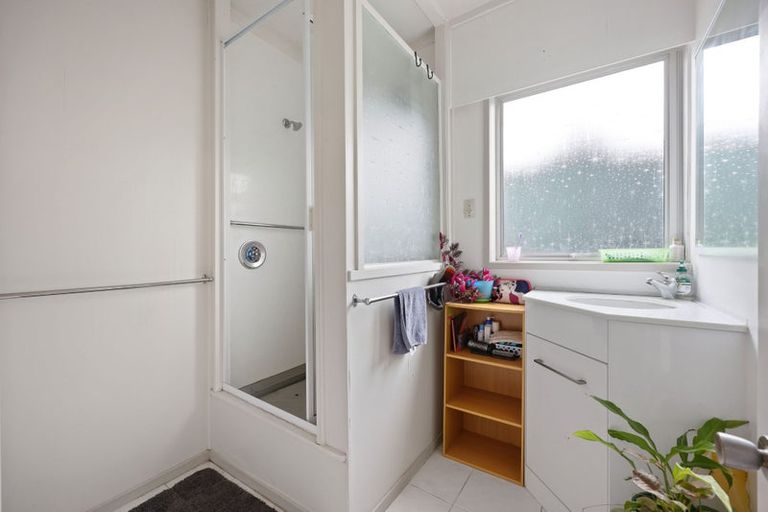 Photo of property in 19 Takutai Avenue, Bucklands Beach, Auckland, 2012