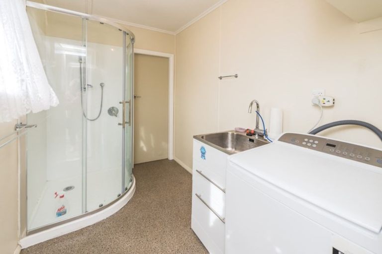 Photo of property in 28 Raupo Street, Castlecliff, Whanganui, 4501