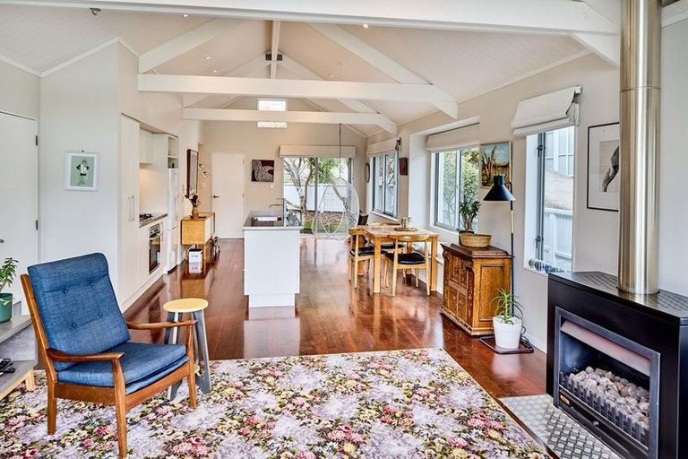 Photo of property in 5a Lambley Road, Titahi Bay, Porirua, 5022